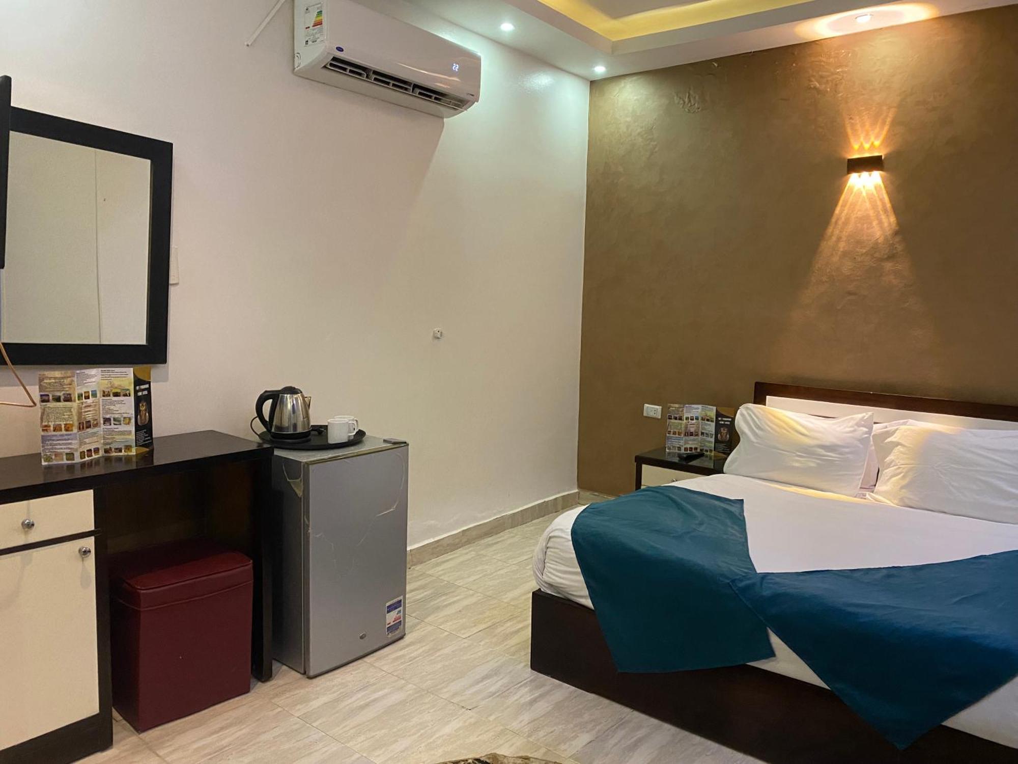 Hotel Tut Pyramids View Kafret el-Gabal Zewnętrze zdjęcie